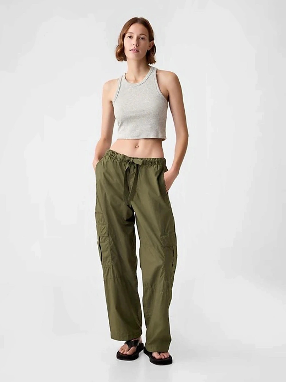 NWT GAP MID RISE CARGO PARACHUTE PANTS – ARMY GREEN – SIZE XL TALL